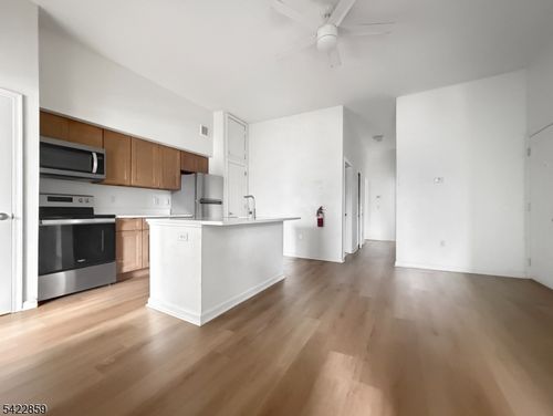 unit-201-403 S Main St, Phillipsburg, NJ, 08865-3092 | Card Image