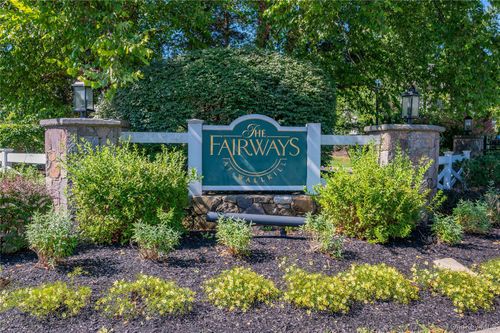 9-19 Putters Way, Middletown, NY, 10940-2678 | Card Image