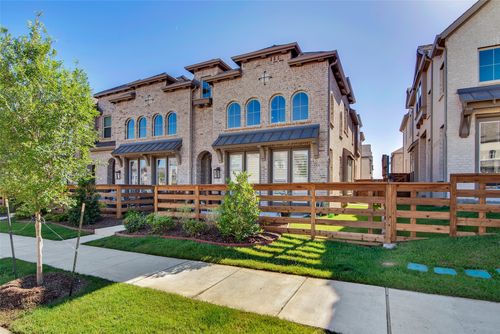 3736 Queen Rd, Sherman, TX, 75090-8915 | Card Image