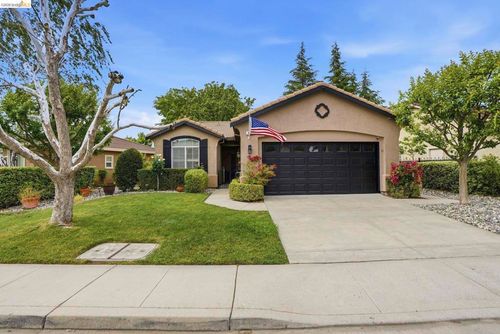 427 Stephens Dr, Brentwood, CA, 94513 | Card Image