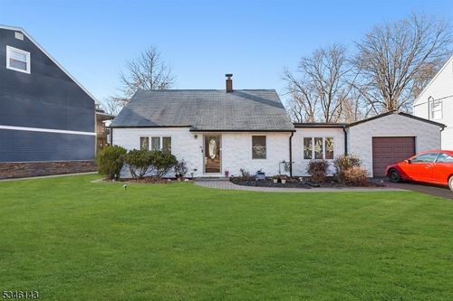 26 Voorhis Pl, Pompton Plains, NJ, 07444-1820 | Card Image