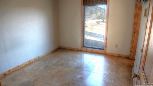 457 N Tomahawk Way, House other with 4 bedrooms, 3 bathrooms and null parking in Concan TX | Image 23