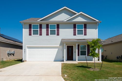 9051 Navarro Vis, Seguin, TX, 78155-3198 | Card Image