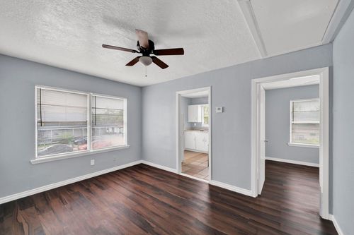 c-904 Beverly Ave, Pasadena, TX, 77506-4755 | Card Image