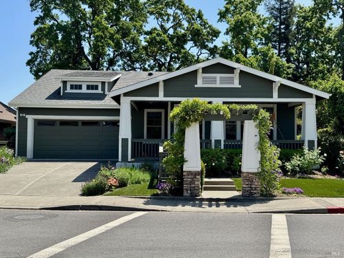 33 Lande Way, Yountville, CA, 94599-1441 | Card Image