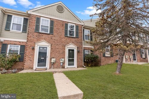 18 Yorktown Ct, BLUE BELL, PA, 19422-2523 | Card Image