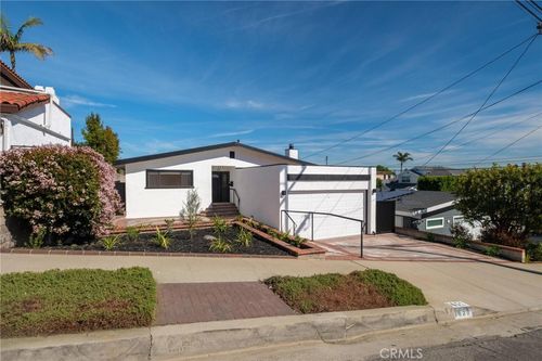 1653 5th St, Manhattan Beach, CA, 90266-6341 | Card Image