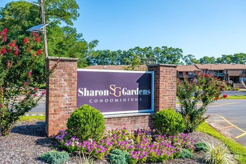 702 Sharon Garden Ct, Woodbridge, NJ, 07095-4304 | Card Image