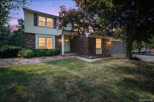 42542 Knollwood Ct, Northville, MI, 48168-2015 | Card Image