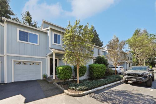 6 Acorn Circle, Petaluma, CA, 94952 | Card Image