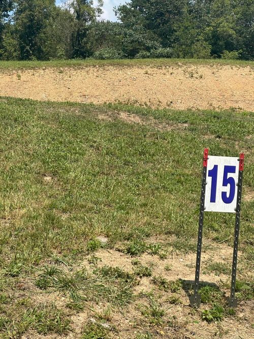 15 Freeman Branch Rd, East Bernstadt, KY, 40729-6300 | Card Image