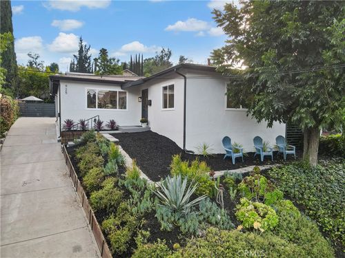 925 El Paso Dr, Highland Park, CA, 90042-3118 | Card Image
