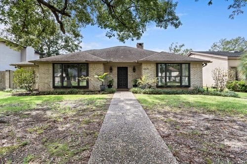 4425 Thomas Ln, Beaumont, TX, 77706-7745 | Card Image