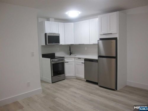 119 1st St, Hackensack, NJ, 07601-2156 | Card Image