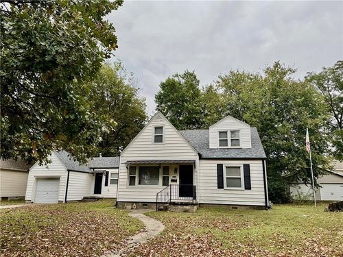 1911 S Locust St, Pittsburg, KS, 66762-6227 | Card Image