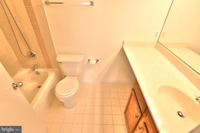 1702 - 1702 Ascot Way, Condo with 2 bedrooms, 2 bathrooms and null parking in RESTON VA | Image 39