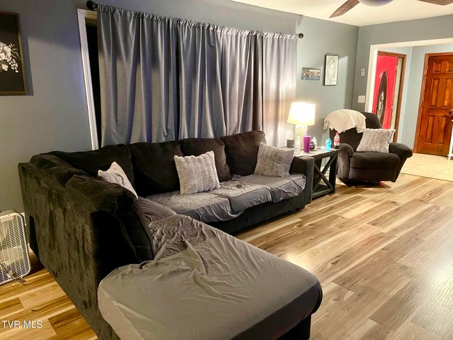 Front Living Room | Image 8