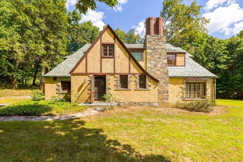 69 Peckham Ln, Killingly, CT, 06239-2123 | Card Image