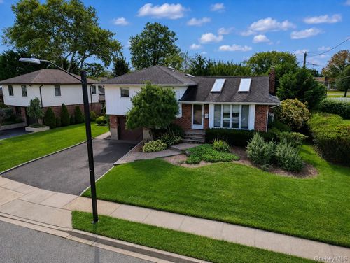 79 Plymouth Rd, Plainview, NY, 11803-2709 | Card Image