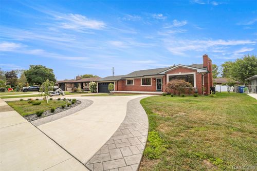 854 S Gulley Rd, Dearborn Heights, MI, 48125-1027 | Card Image