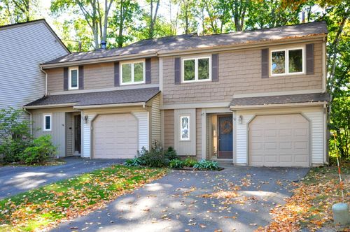 10-10 Uplands Way, Glastonbury, CT, 06033 | Card Image