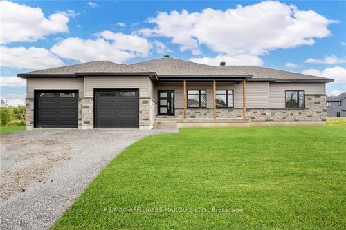 6845 Lalonde Blvd, Summerstown, ON, K0C2E0 | Card Image