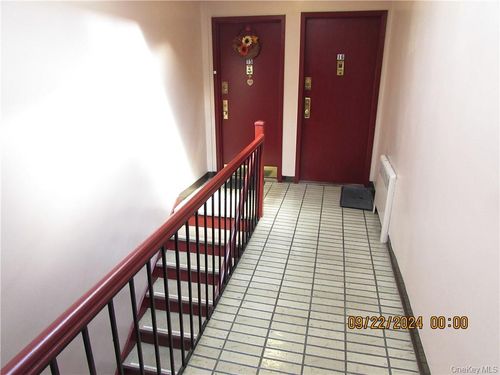 apt-i5-1561 Central Park Ave, Yonkers, NY, 10710-6020 | Card Image