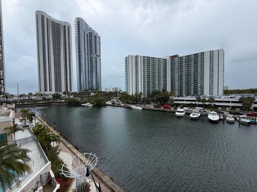 apt-501-220 Kings Point Dr, Sunny Isles Beach, FL, 33160-5313 | Card Image