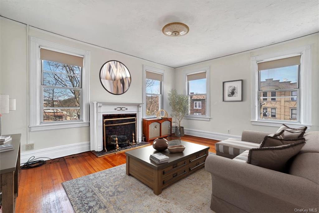 Saratoga Ave, Yonkers, NY 10705