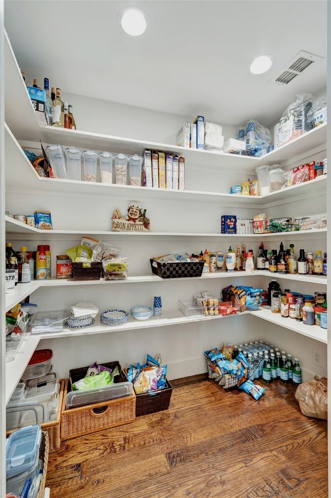 6522 Willow Ln, House other with 5 bedrooms, 5 bathrooms and null parking in Dallas TX | Image 16