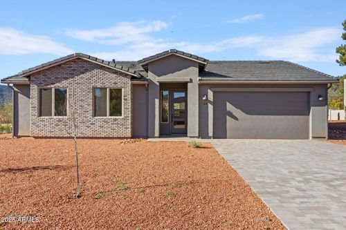 15 Creek Rock Cir, Sedona, AZ, 86351-8800 | Card Image