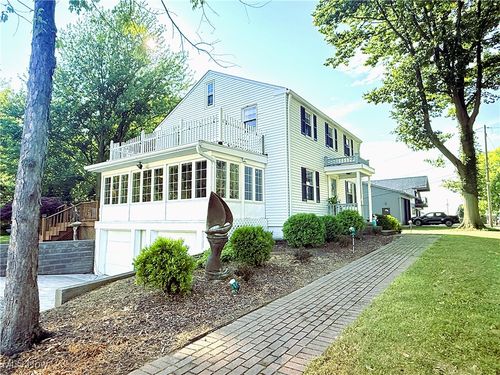 48 Admiral Dr, Eastlake, OH, 44095-1728 | Card Image