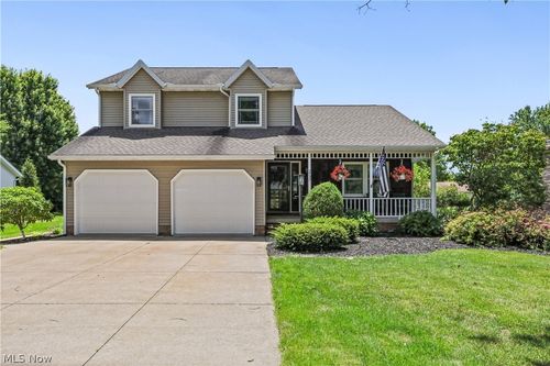 2732 Georgeanna Dr, Uniontown, OH, 44685-8757 | Card Image