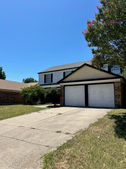 2319 Abbington Ln, Grand Prairie, TX, 75052-1305 | Card Image