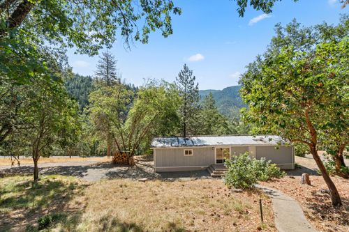 18505 E Evans Creek Rd, Rogue River, OR, 97537-9797 | Card Image