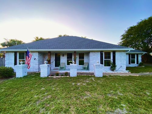 220 Wynnehaven Beach Rd, Mary Esther, FL, 32569-2748 | Card Image