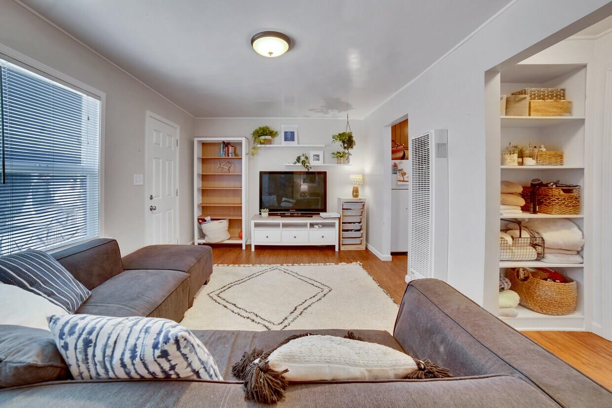 Commercial Sale in Santa Cruz 4