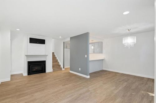 906 La Barbera Dr, San Jose, CA, 95126-3932 | Card Image