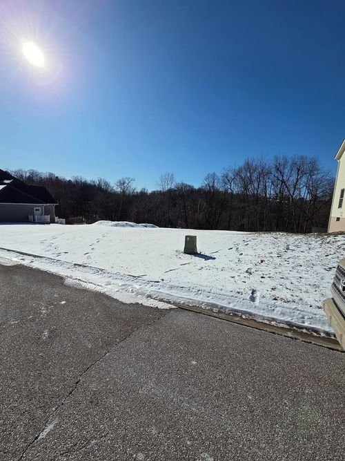 197 Millsop Dr, Weirton, WV, 26062-2921 | Card Image