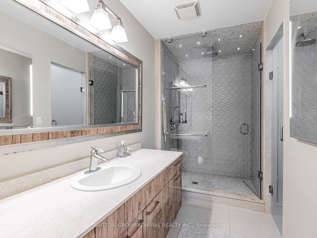 106 Disera Dr, Condo with 3 bedrooms, 3 bathrooms and 2 parking in Vaughan ON | Image 29