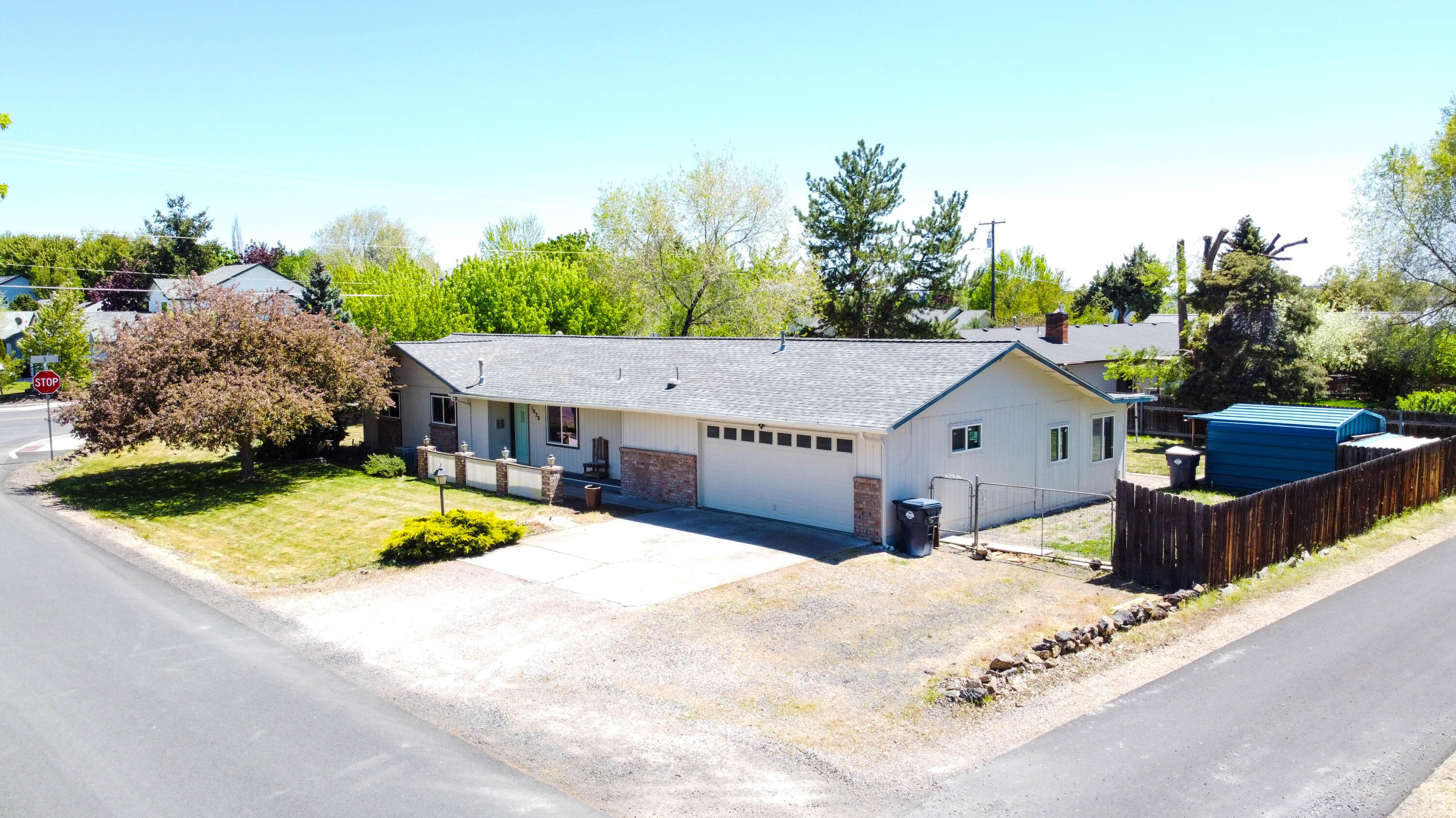 Poplar Ave, Redmond, OR 97756