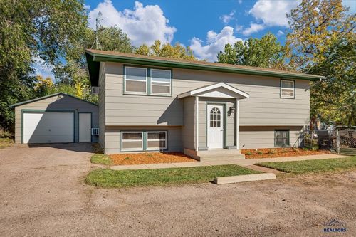 4122 Lakeview Dr, Rapid city, SD, 57702-3256 | Card Image