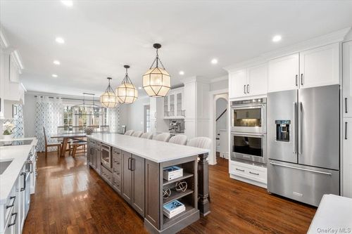 9 Lockwood Rd, Scarsdale, NY, 10583-5301 | Card Image