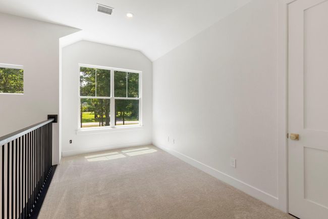 Quiet little nook for reading or daydreaming. | Image 32