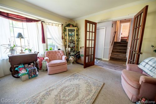 5118 Fredrick Dr, Sterling Heights, MI, 48310-2703 | Card Image