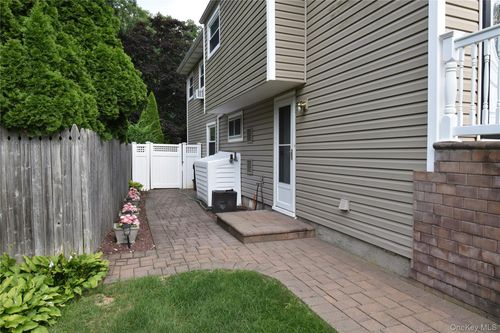 50 Locust Dr, Nesconset, NY, 11767-2705 | Card Image
