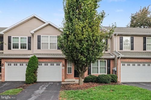 24 Parkside Dr, LEBANON, PA, 17042-4014 | Card Image