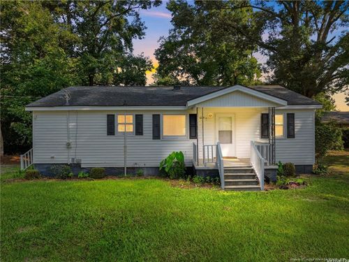 604 Calhoun St, Clinton, NC, 28328-3315 | Card Image