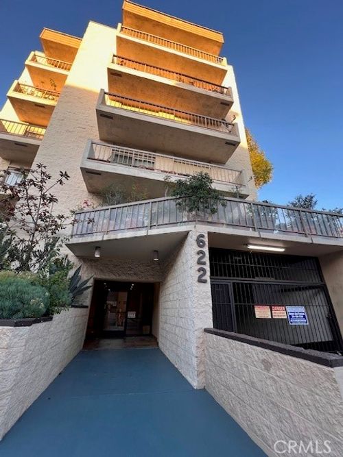302-622 S Barrington Ave, Los Angeles, CA, 90049-4421 | Card Image