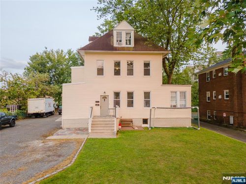 74 Burnett Ave, Maplewood, NJ, 07040-2934 | Card Image